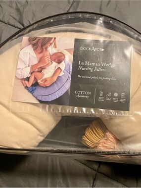 Dock A Tot La Maman Wedge Nursing Pillow - Cream